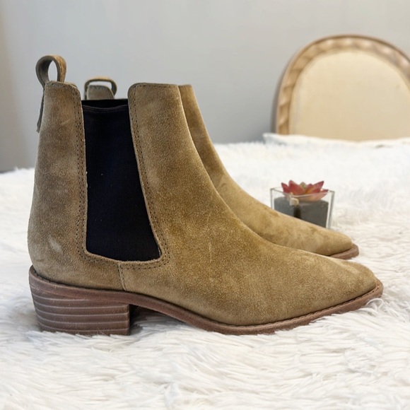 NEW $438 Tory Burch Chelsea Suede Pull on Ankle Heel Bootie women size 5 - Picture 3 of 10